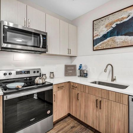 Spacious Castle W Gym Pool Free Parking I Walk To Dowtown N Broadway Νάσβιλ Εξωτερικό φωτογραφία