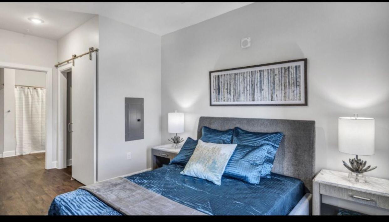 Spacious Castle W Gym Pool Free Parking I Walk To Dowtown N Broadway Νάσβιλ Εξωτερικό φωτογραφία