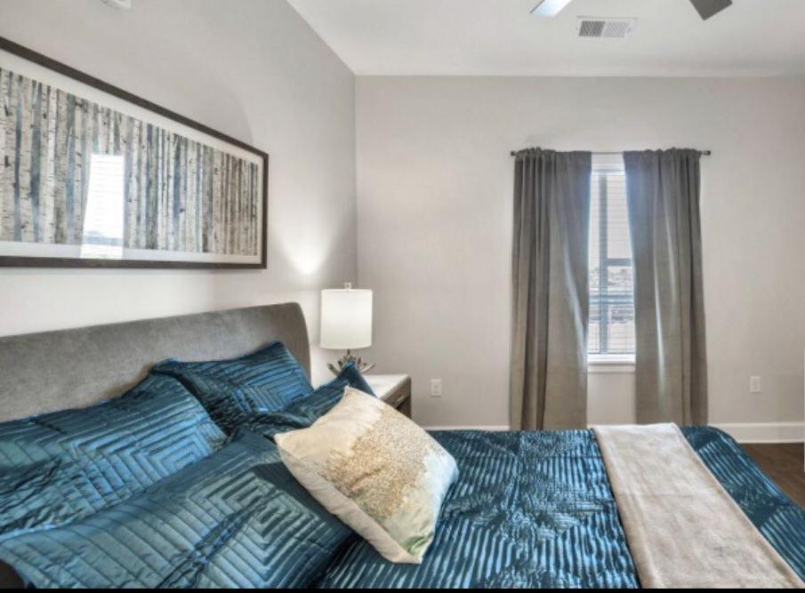 Spacious Castle W Gym Pool Free Parking I Walk To Dowtown N Broadway Νάσβιλ Εξωτερικό φωτογραφία