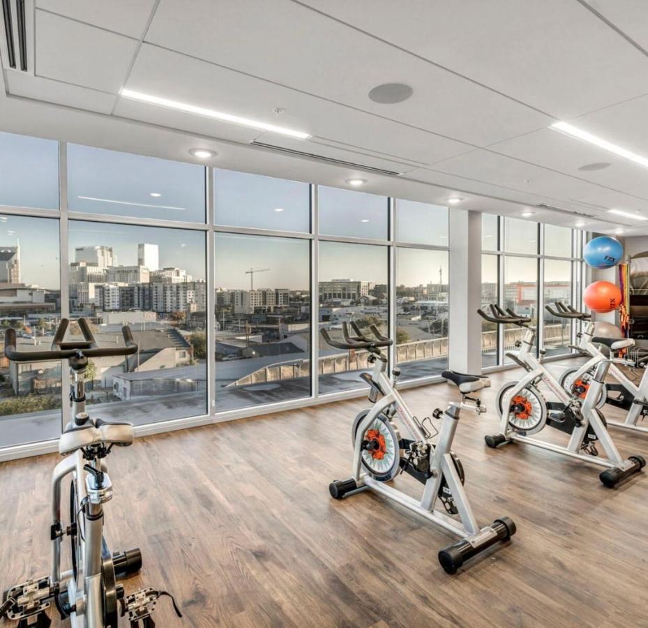 Spacious Castle W Gym Pool Free Parking I Walk To Dowtown N Broadway Νάσβιλ Εξωτερικό φωτογραφία