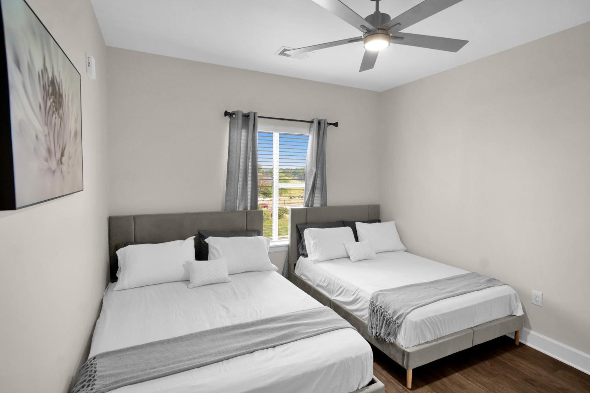 Spacious Castle W Gym Pool Free Parking I Walk To Dowtown N Broadway Νάσβιλ Εξωτερικό φωτογραφία